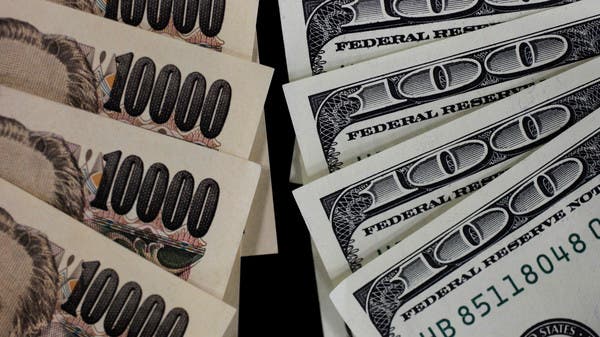 الين يتراجع ​​بعد تمسك بنك اليابان بسياسته النقدية والدولار يرتفع