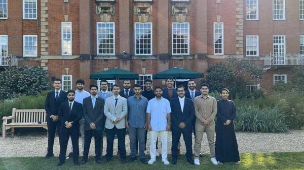 في أكسفورد.. تأهيل 15 طالباً سعودياً لبرامج الذكاء الاصطناعي 