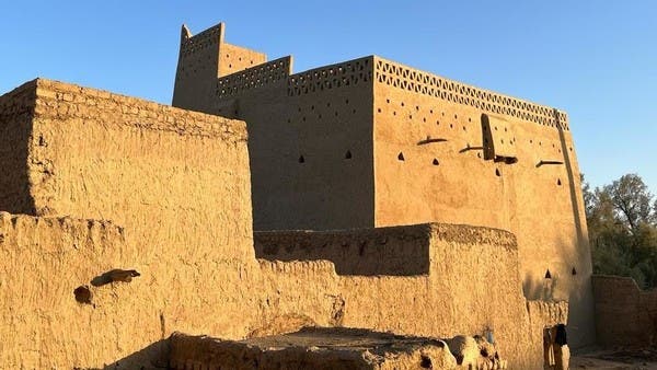 شبر شبر.. سعودي يوثق قلعة بن رمان وسط البلدة القديمة
