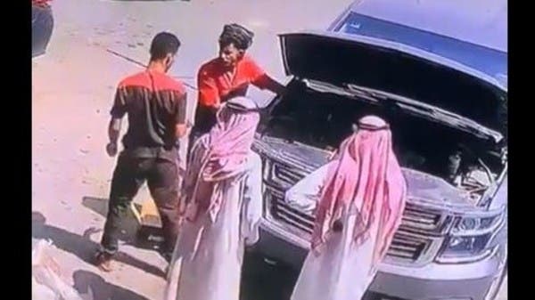 الكاميرا رصدت حيلته الماكرة.. شرطة الرياض تلقي القبض على سارق سيارة ورشة الدمام