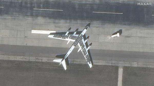 صور تكشف.. لماذا تخبئ روسيا طائراتها بالإطارات؟